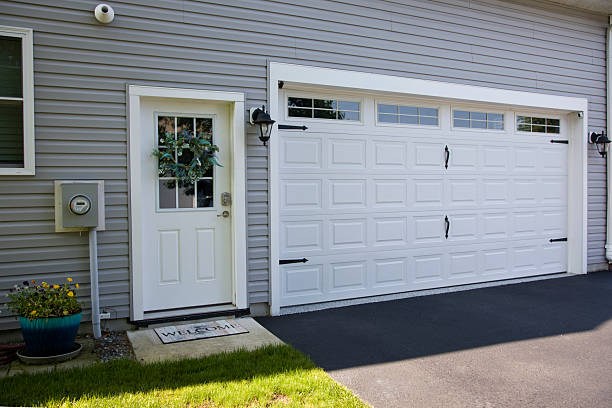 24/7 Emergency Garage Door Panel Replacement experts in Perezville, TX